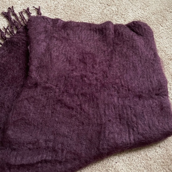 Aerie Super Soft and Fuzzy Fringed Blanket Scarf - Picture 2 of 4